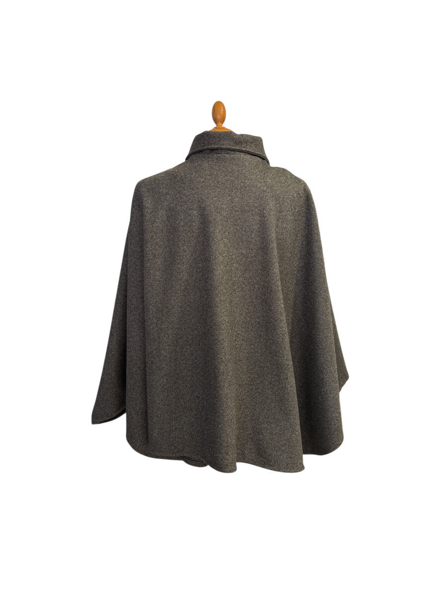 Poncho Sylvia Grau